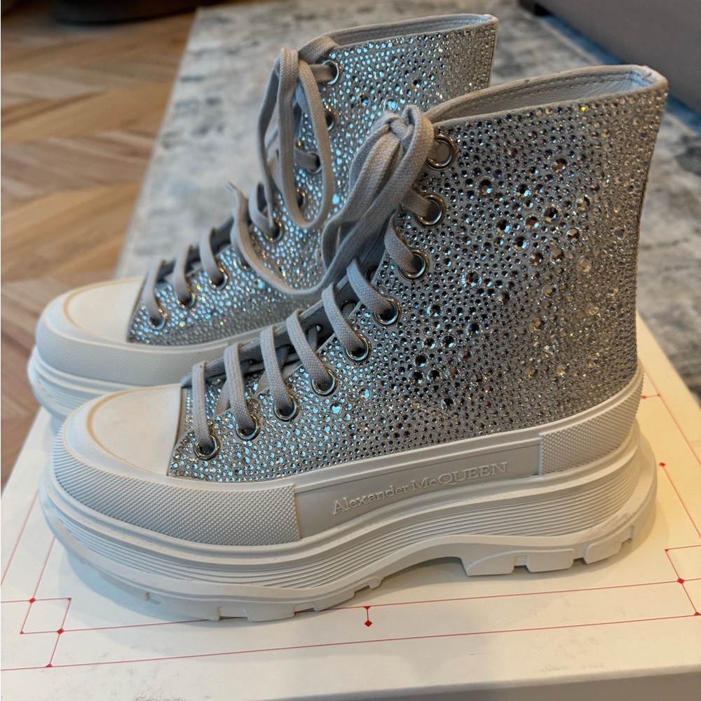 Alexander McQueen Crystal Embellished Tread Slick Boots - 38.5